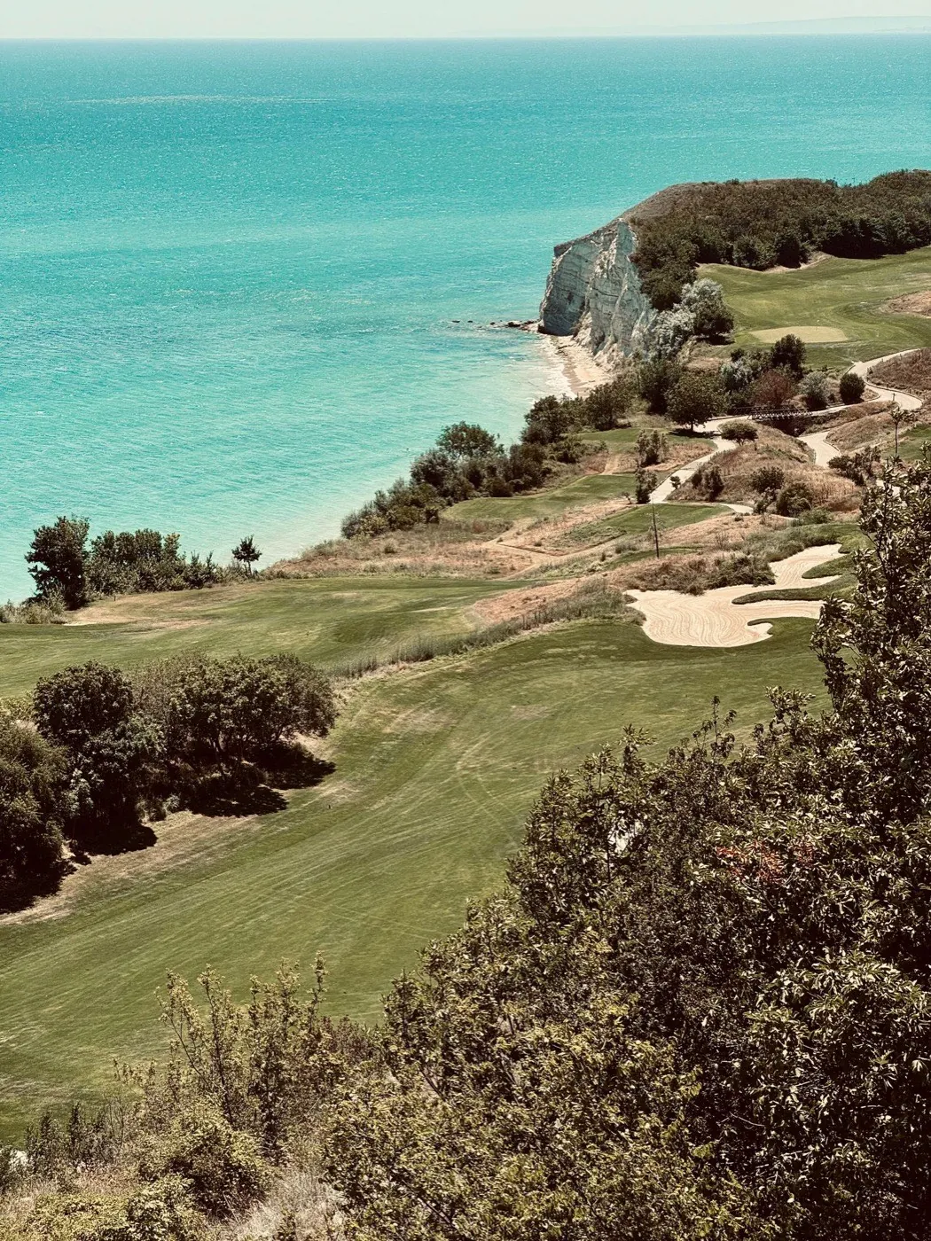 Campo de golfe sobre a costa do Algarve